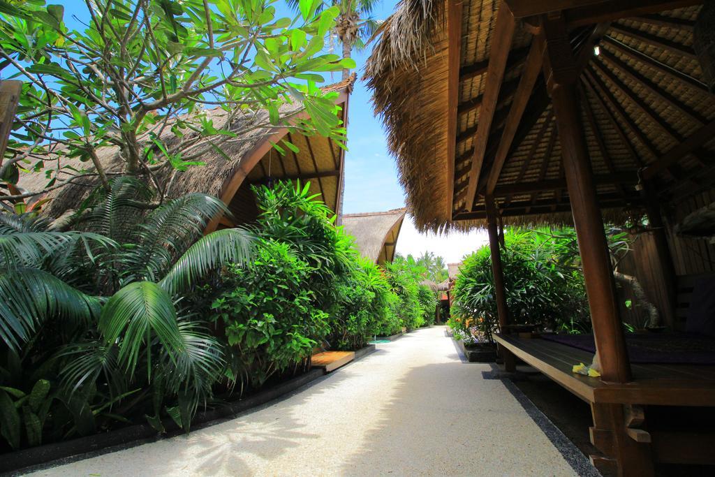 Pantai Karang Hotel Gili Trawangan Exterior photo