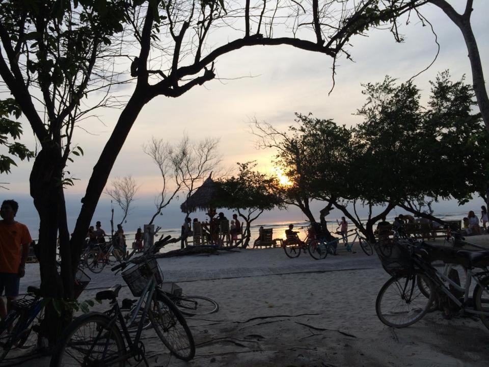 Pantai Karang Hotel Gili Trawangan Exterior photo